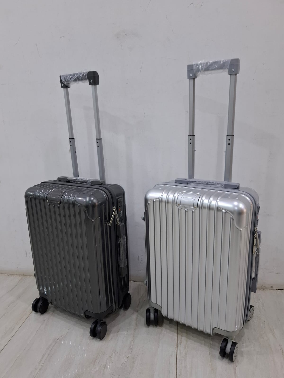 شنطة طيارة فايبر 20انش