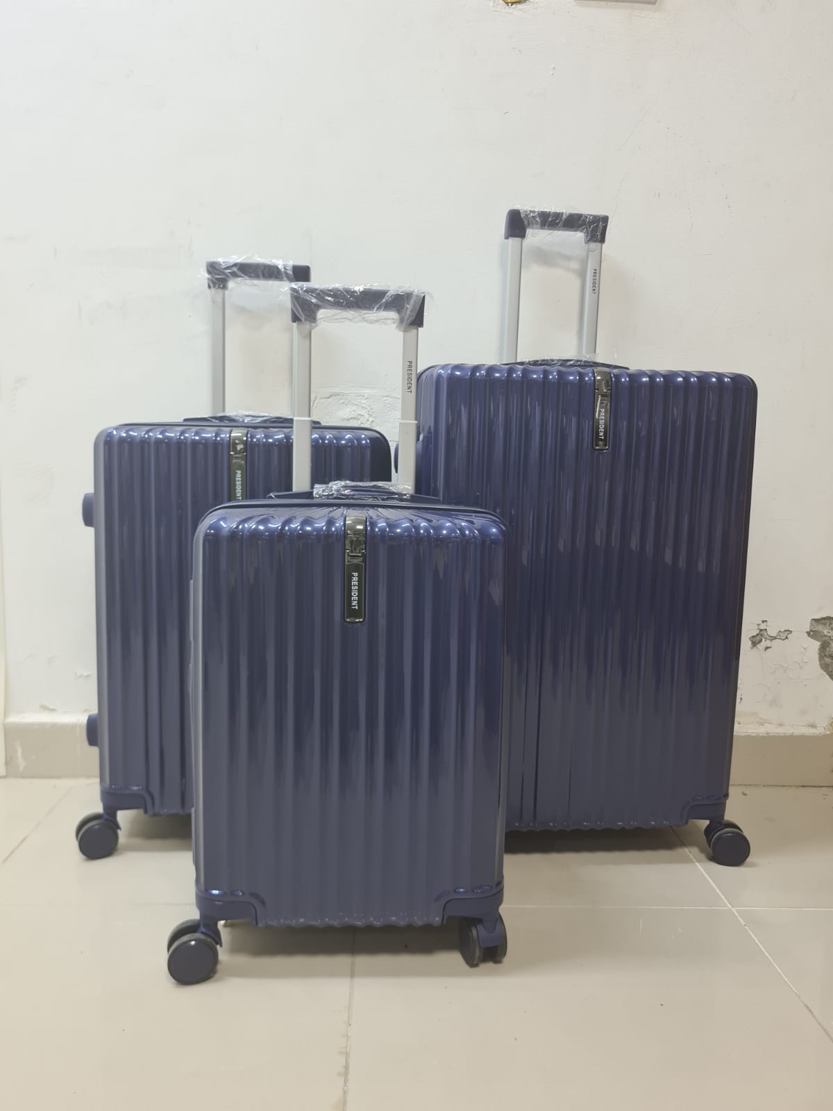 Model 27 travel bag set 