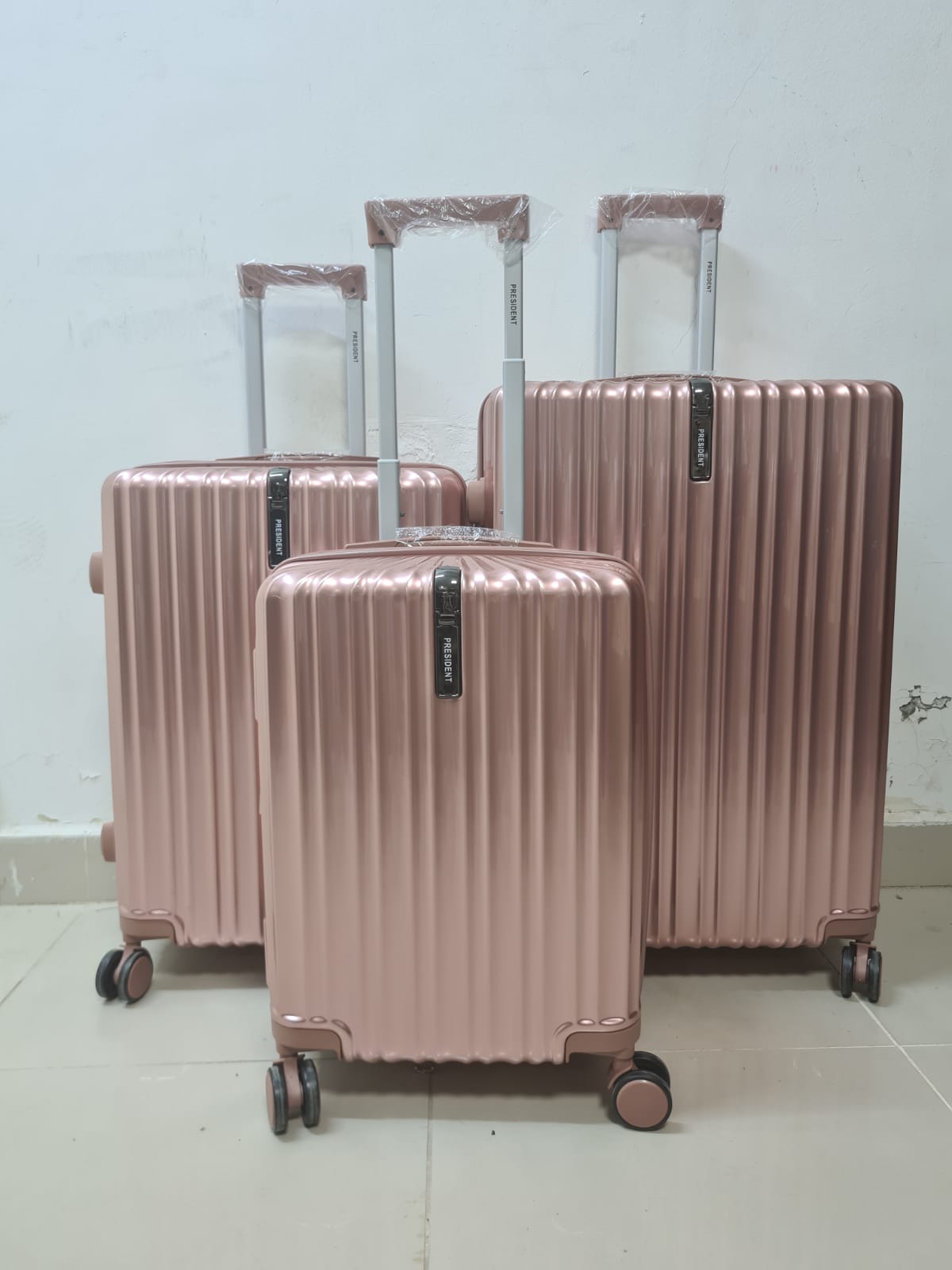 Model 27 travel bag set 