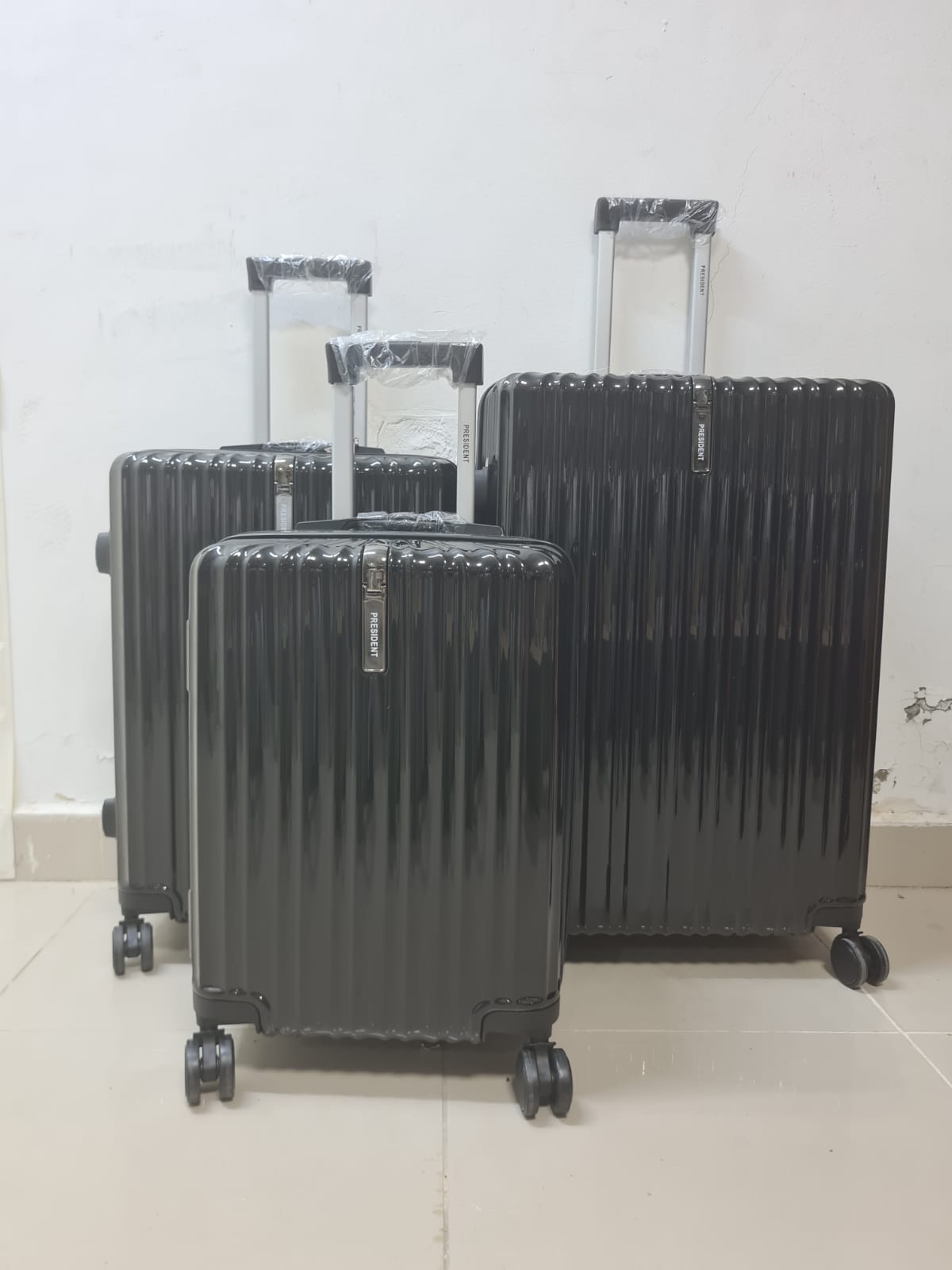 Model 27 travel bag set 