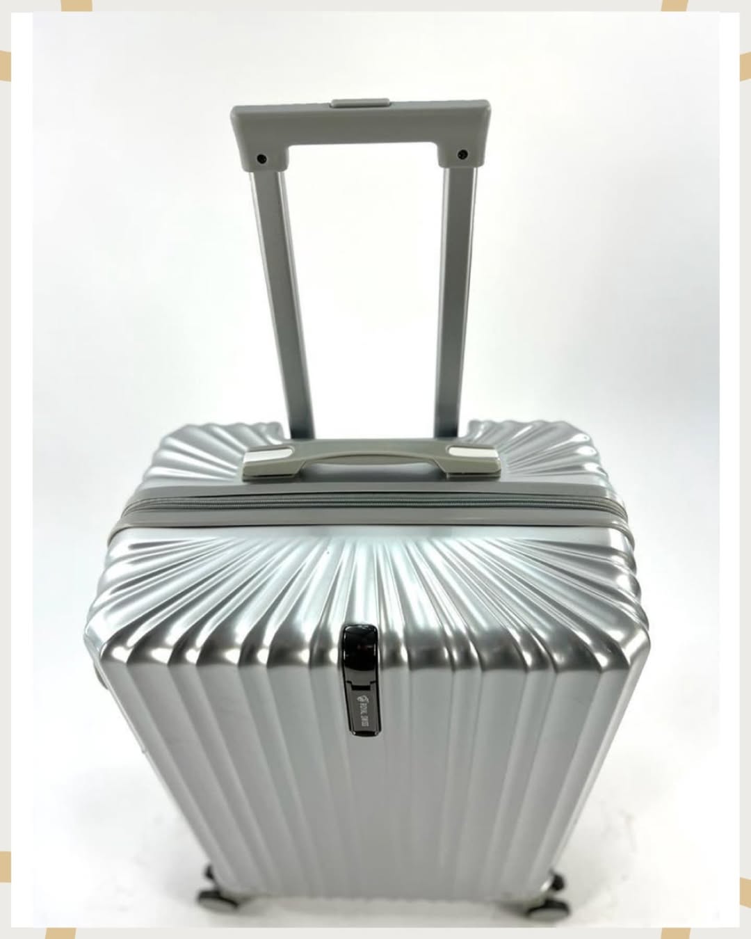 Model 27 travel bag set 